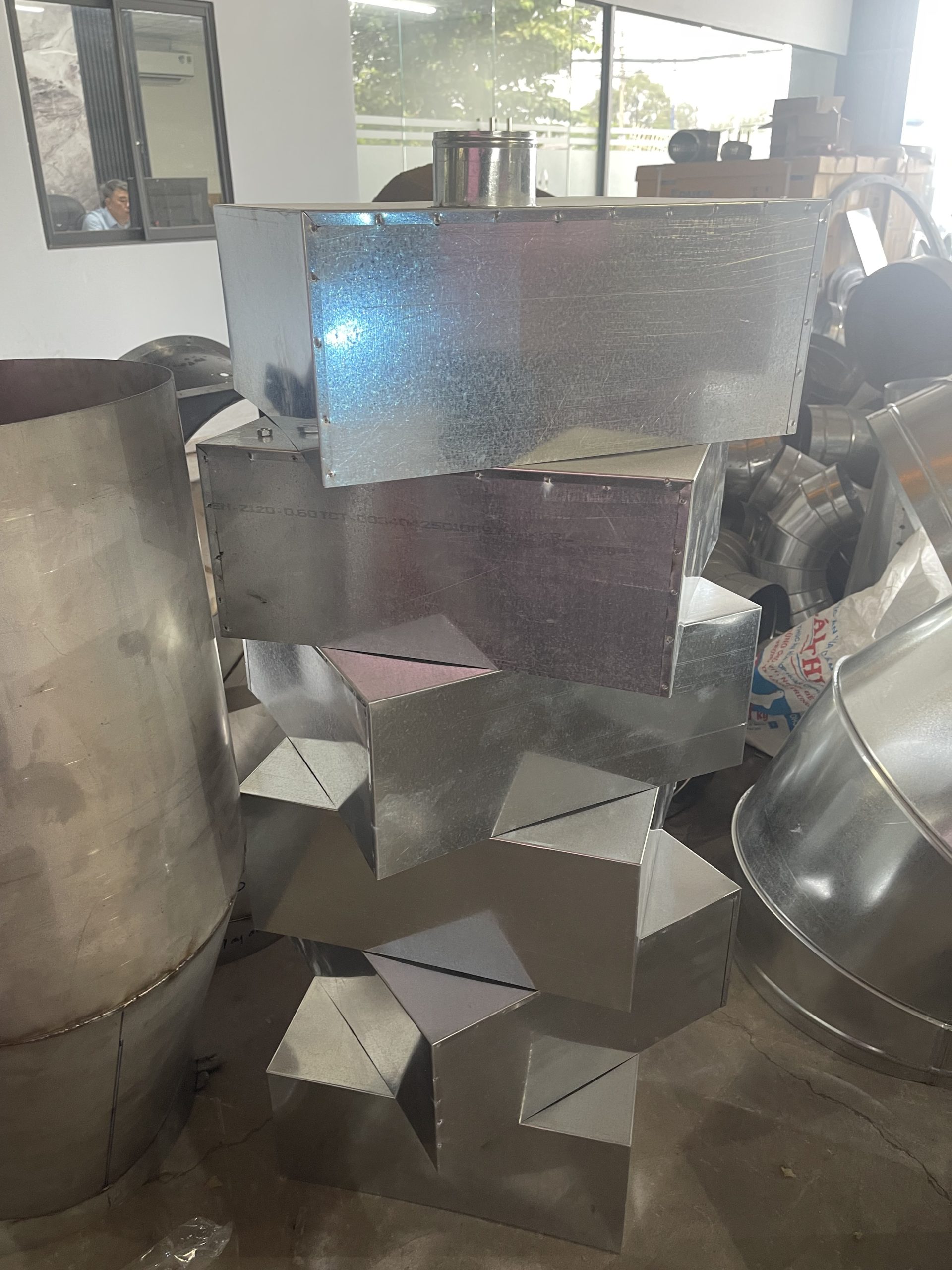 Xưởng sản xuất ống gió công nghiệp Bình Dương