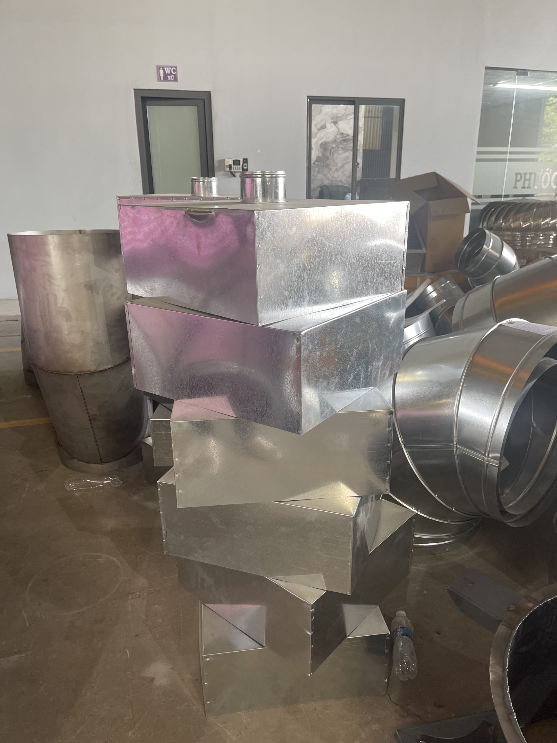 Xưởng sản xuất ống gió công nghiệp Bình Dương